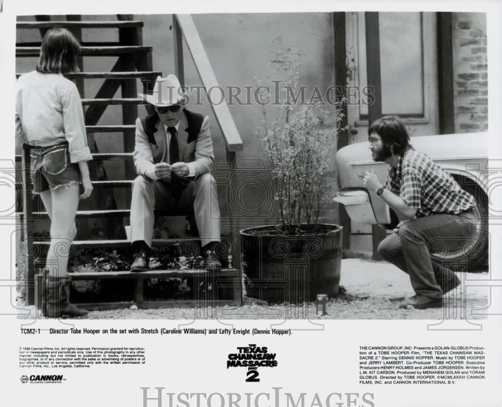 1986 Press Photo Rehearsing a scene from "The Texas Chainsaw Massacre Part 2"