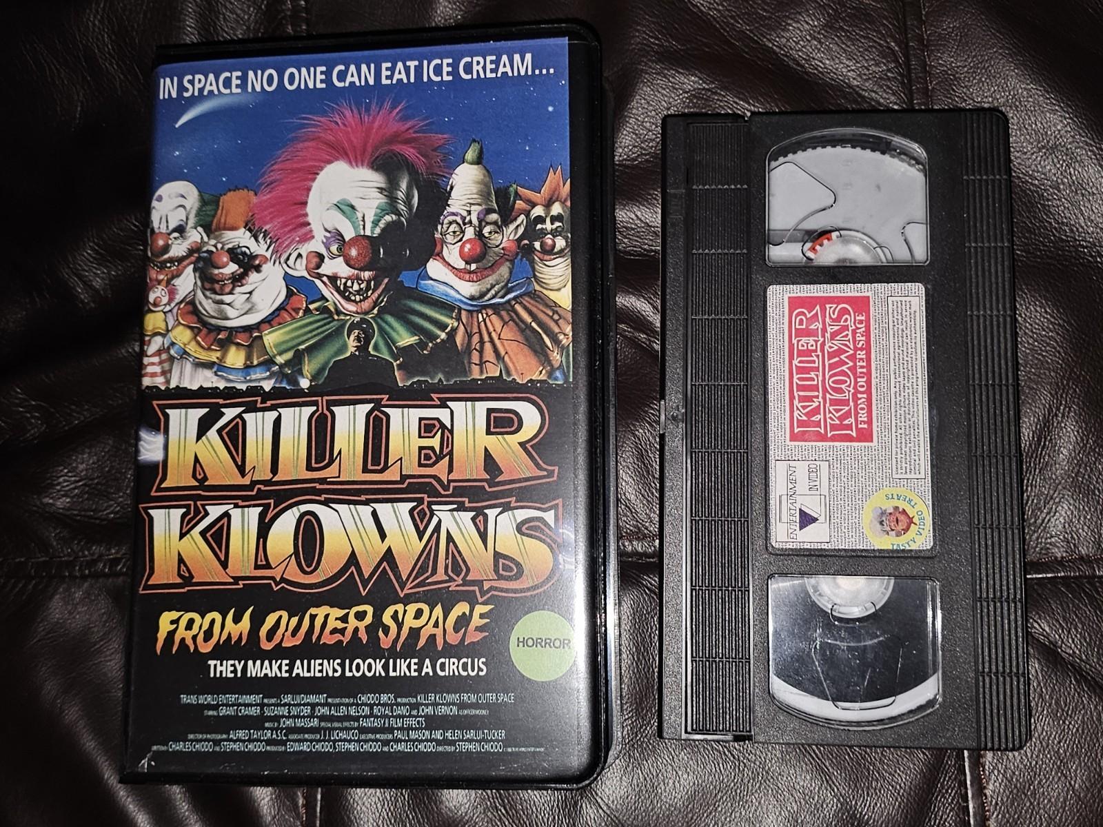 KILLER KLOWNS FROM OUTER SPACE RARE CLAMSHELL VHS,horror,sci fi,comedy,action