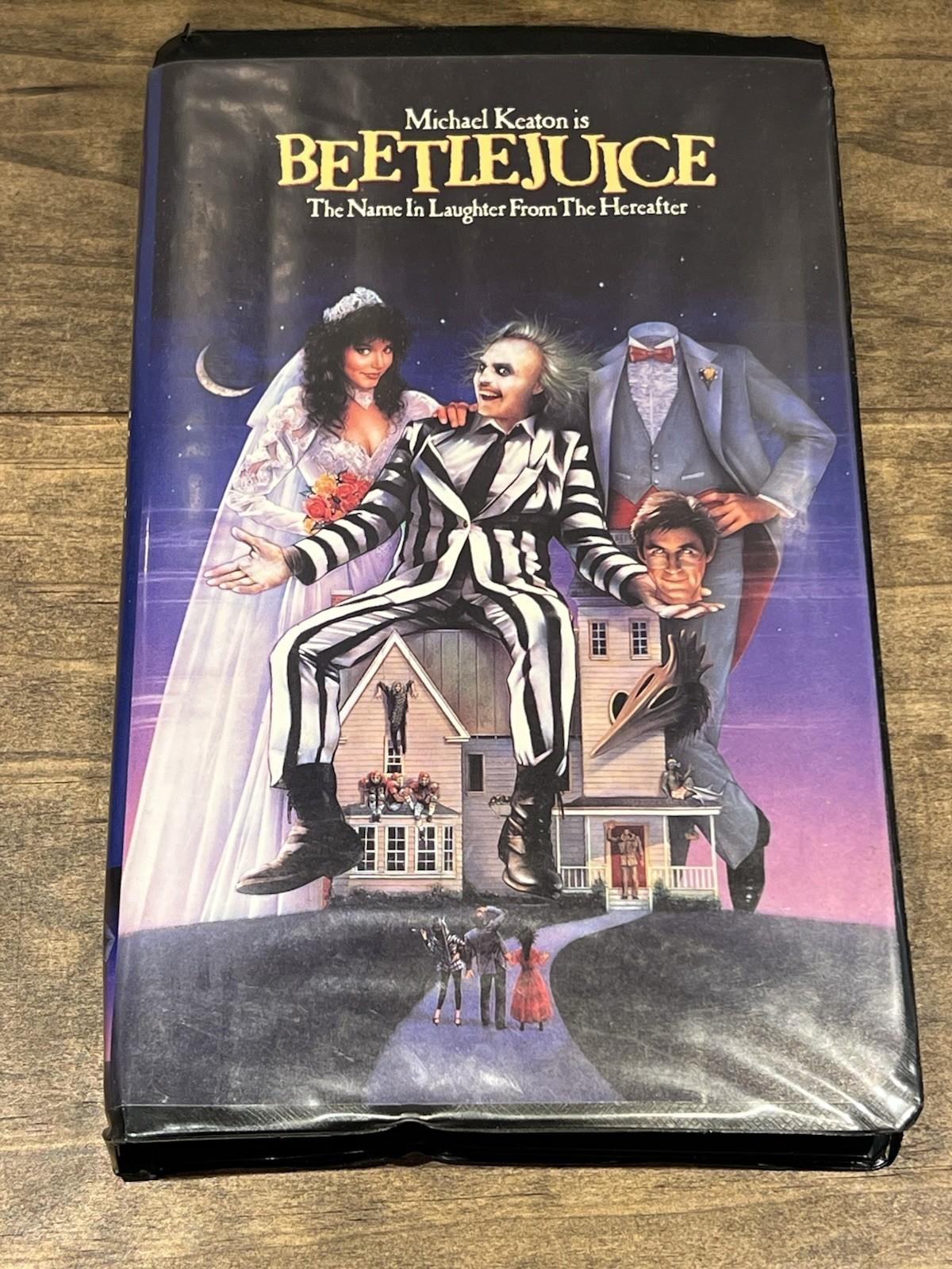 Vintage Beetlejuice 1988 VHS Clamshell Tim Burton Michael Keaton Winona Ryder