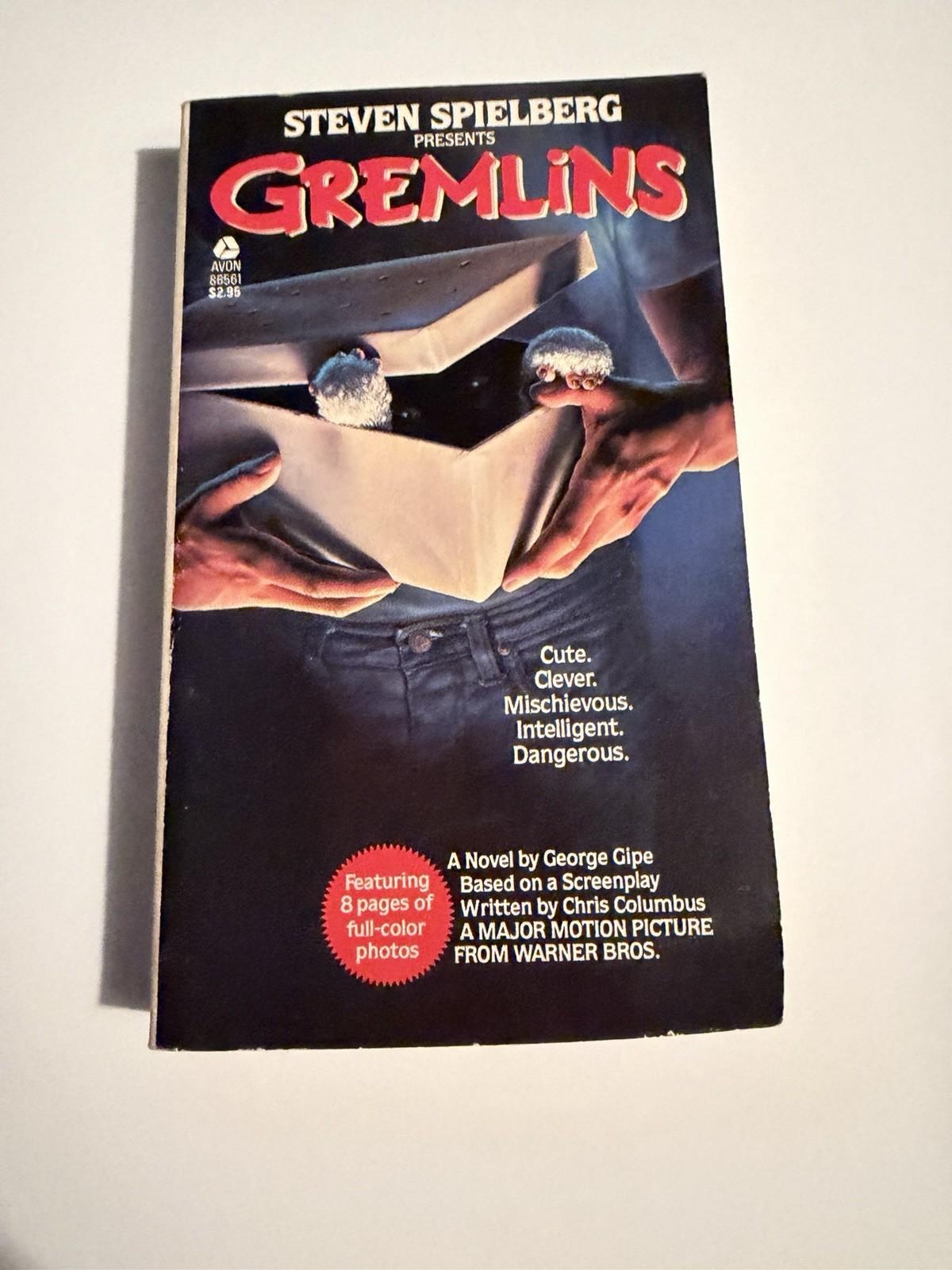 Steven Spielberg GREMLINS Movie Book 1984 VINTAGE PAPERBACK Original 1st Print