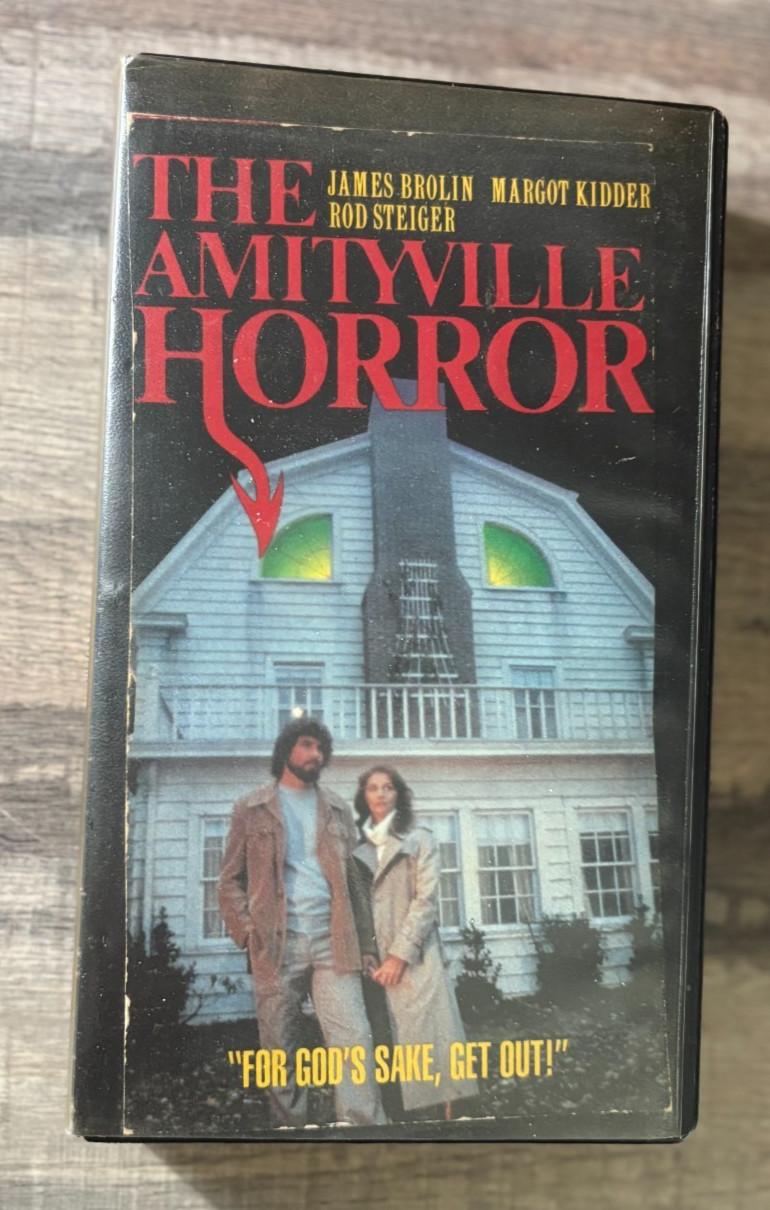 The Amityville Horror 1979 (VHS, 1993) Classic Cult Horror Movie in Clamshell