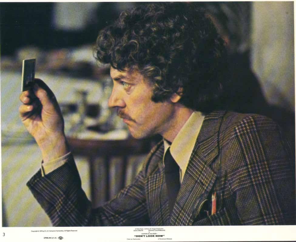 Donald Sutherland in concentration Don't Look Now 1973 8x10