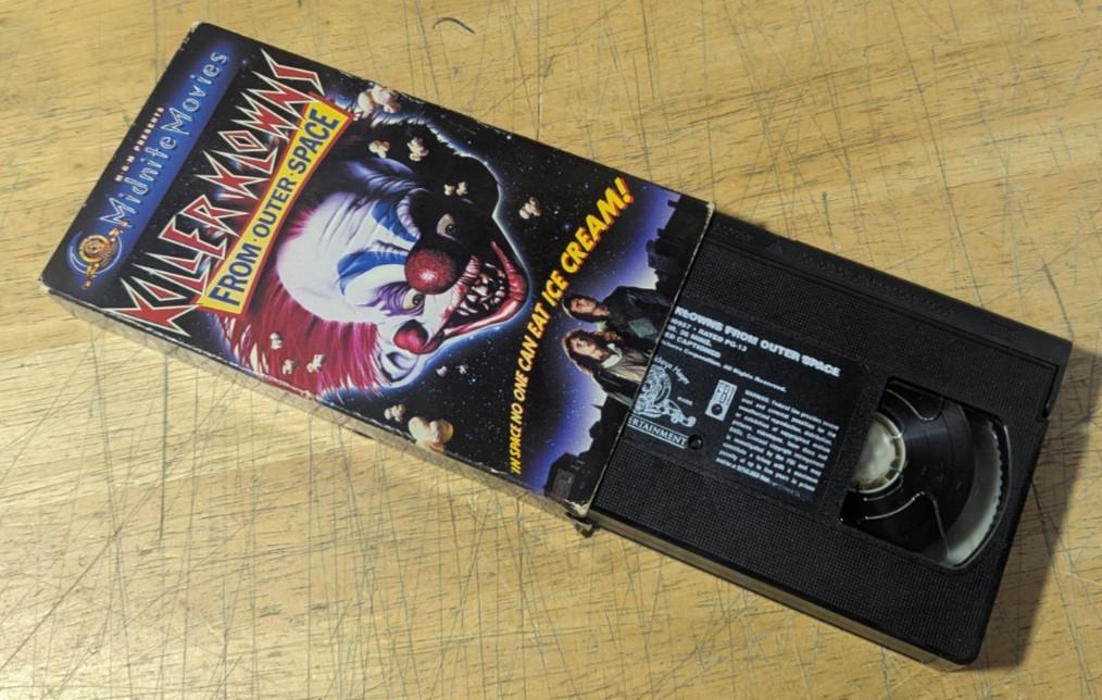 Killer Klowns from Outer Space VHS (1988) NTSC Full Screen English Horror Sci-Fi