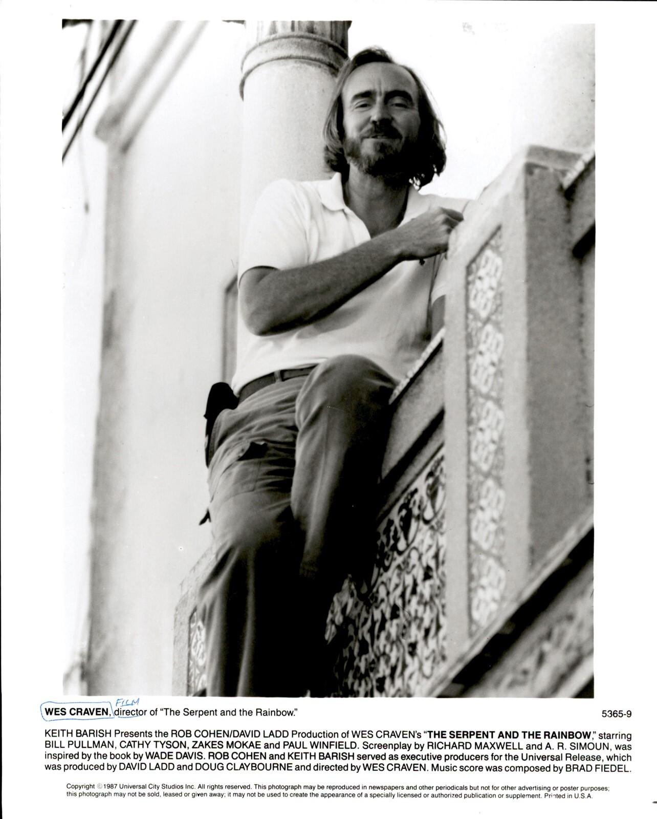 GA235 1987 Original Photo FILM DIRECTOR WES CRAVEN "THE SERPENT AND THE RAINBOW"