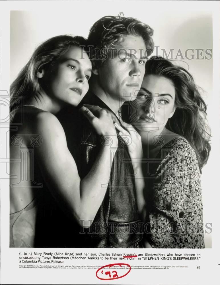 1992 Press Photo "Stephen King's Sleepwalkers" Movie Cast Members - srp09704