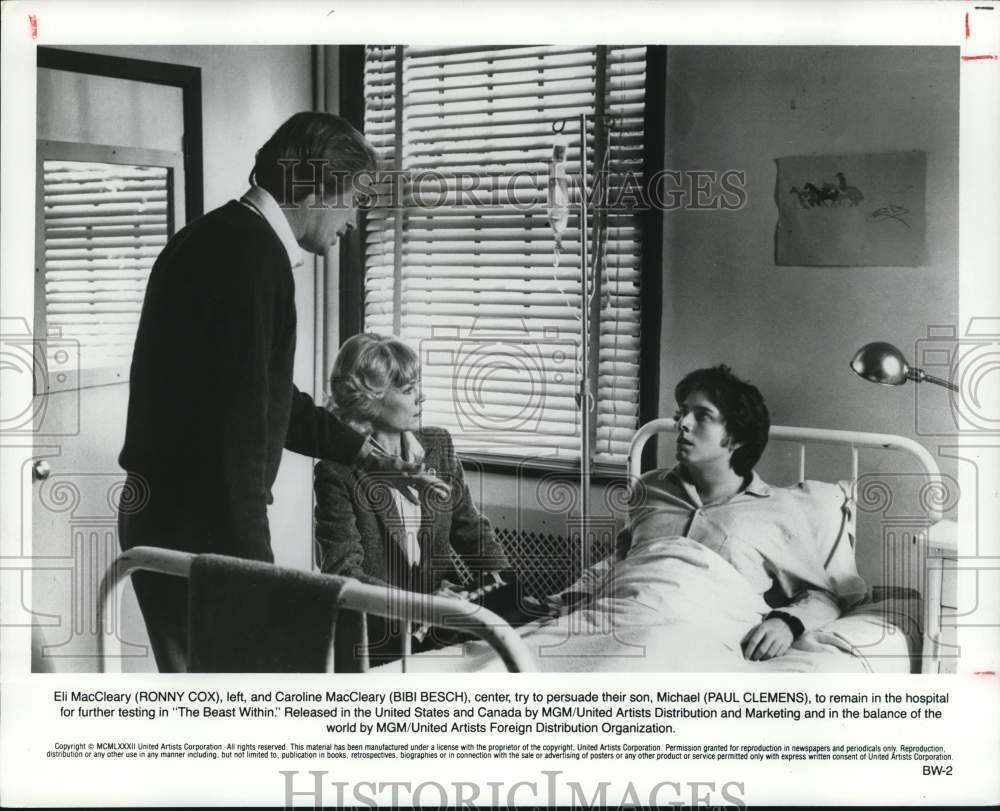 1982 Press Photo Actors in a scene from "The Beast Within" - lrp57081