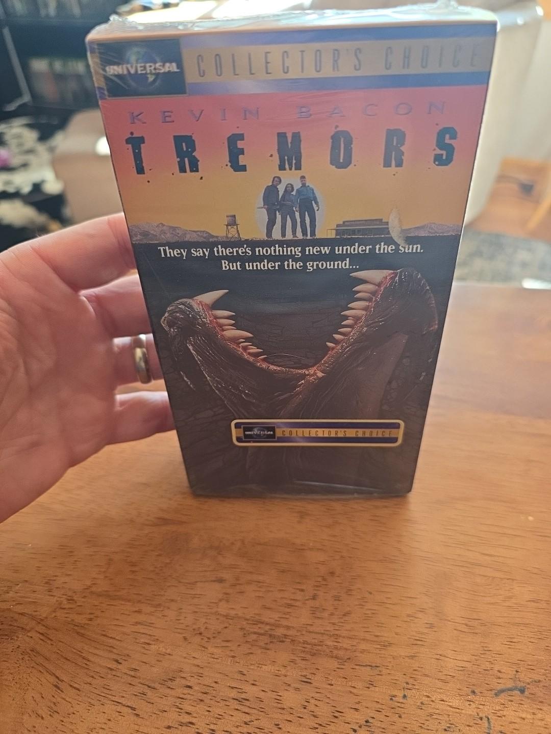 Tremors BRAND NEW VHS 1990 Sealed Water Marks MCA Universal