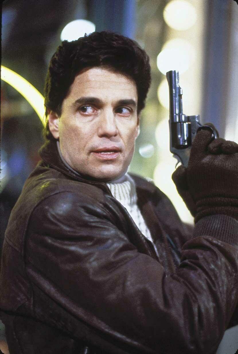 Child's Play 1988 Chris Sarandon as Mike Norris Photo - CL1398