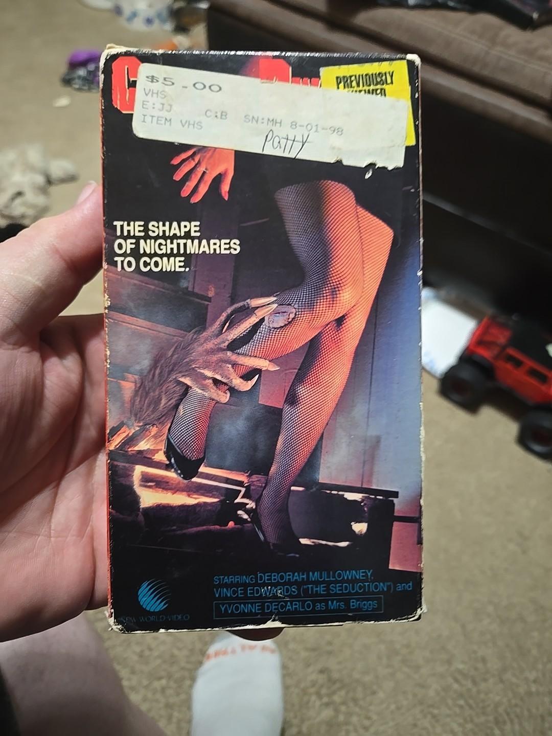 Cellar Dweller VHS 1988 New World Jeffrey Combs Yvonne De Carlo creature feature