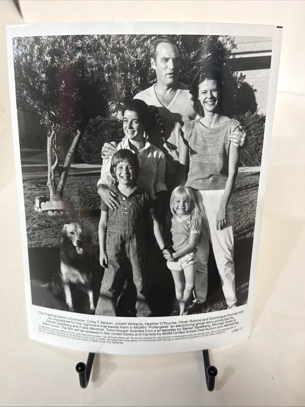 1982 Press Photo "Poltergeist" Movie -full Family Cast-original