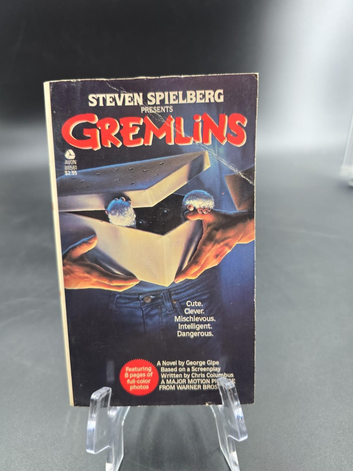 Steven Spielberg GREMLINS Movie Book 1984 VINTAGE PAPERBACK 1st Print