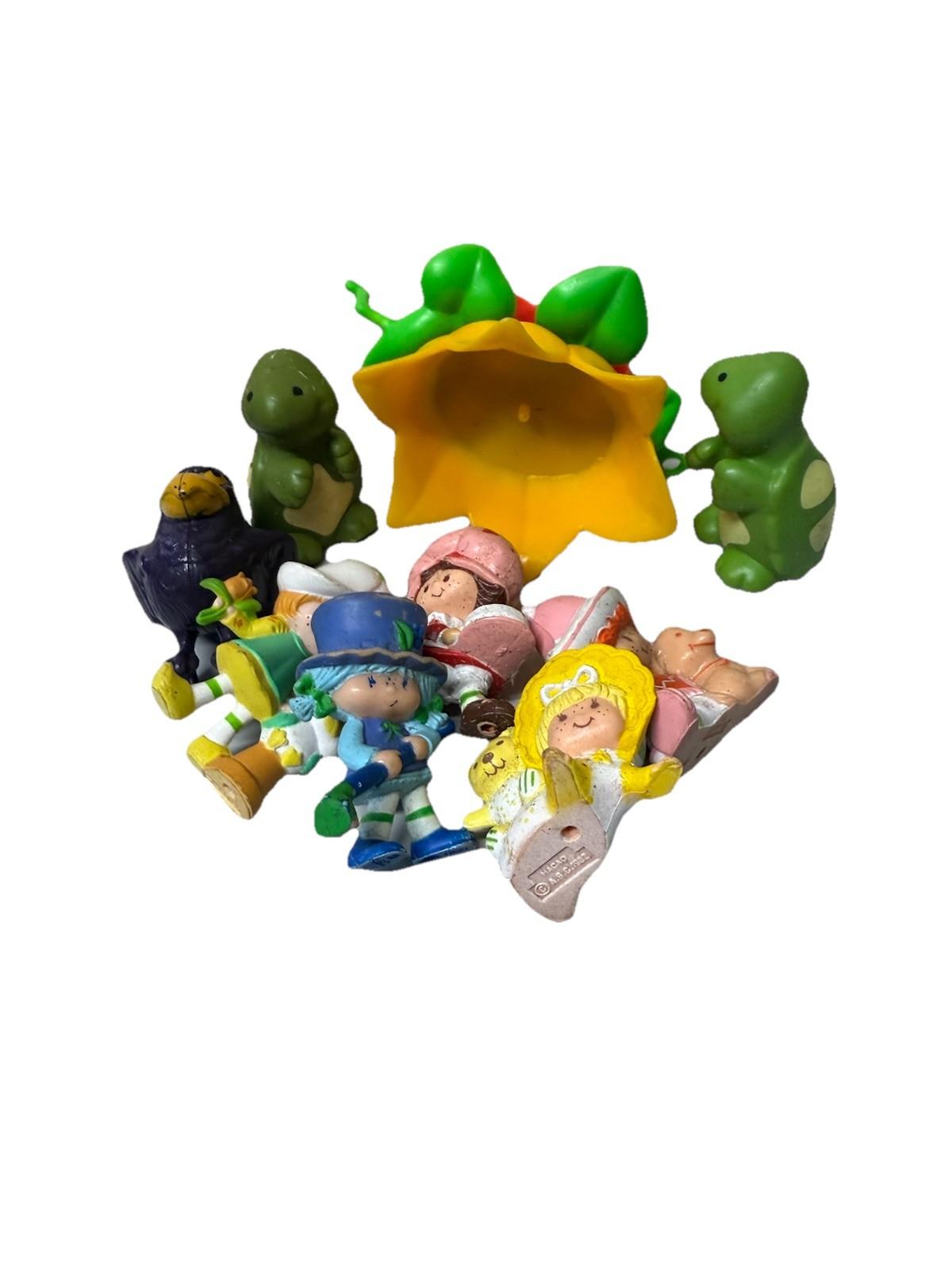 Rare Vintage Strawberry Shortcake Mini Miniatures Figures Lot Of 9 1981, 1982-83