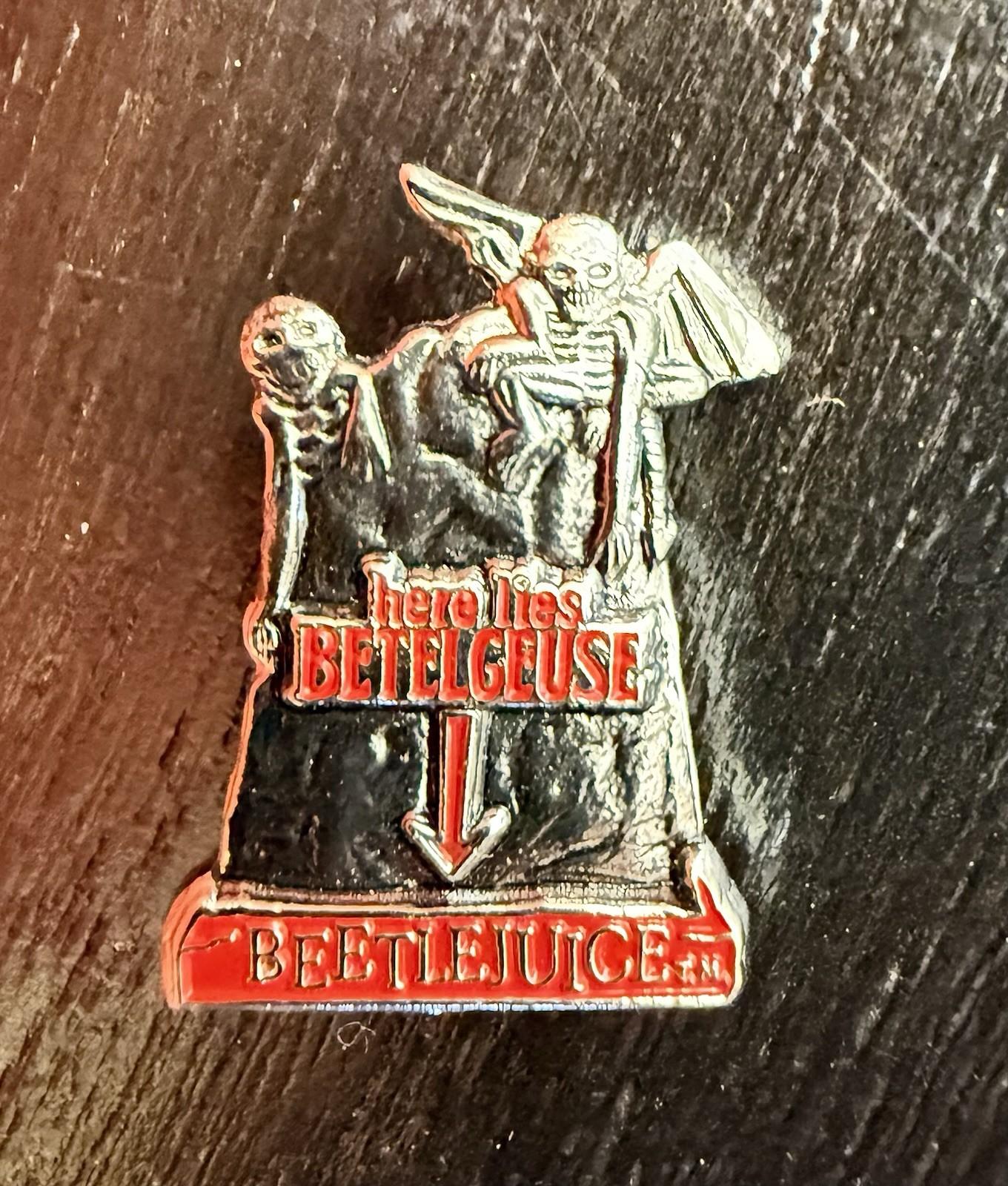 RARE/Vintage 1988 BEETLEJUICE Movie Pin - TIM BURTON / Warner Bros Pin - NICE!