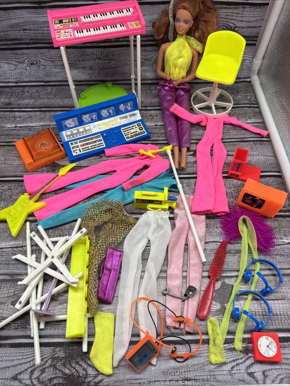 Vintage Lot 1986 Barbie And The Rockers Doll Keyboard Clothes TV VHS Guitar