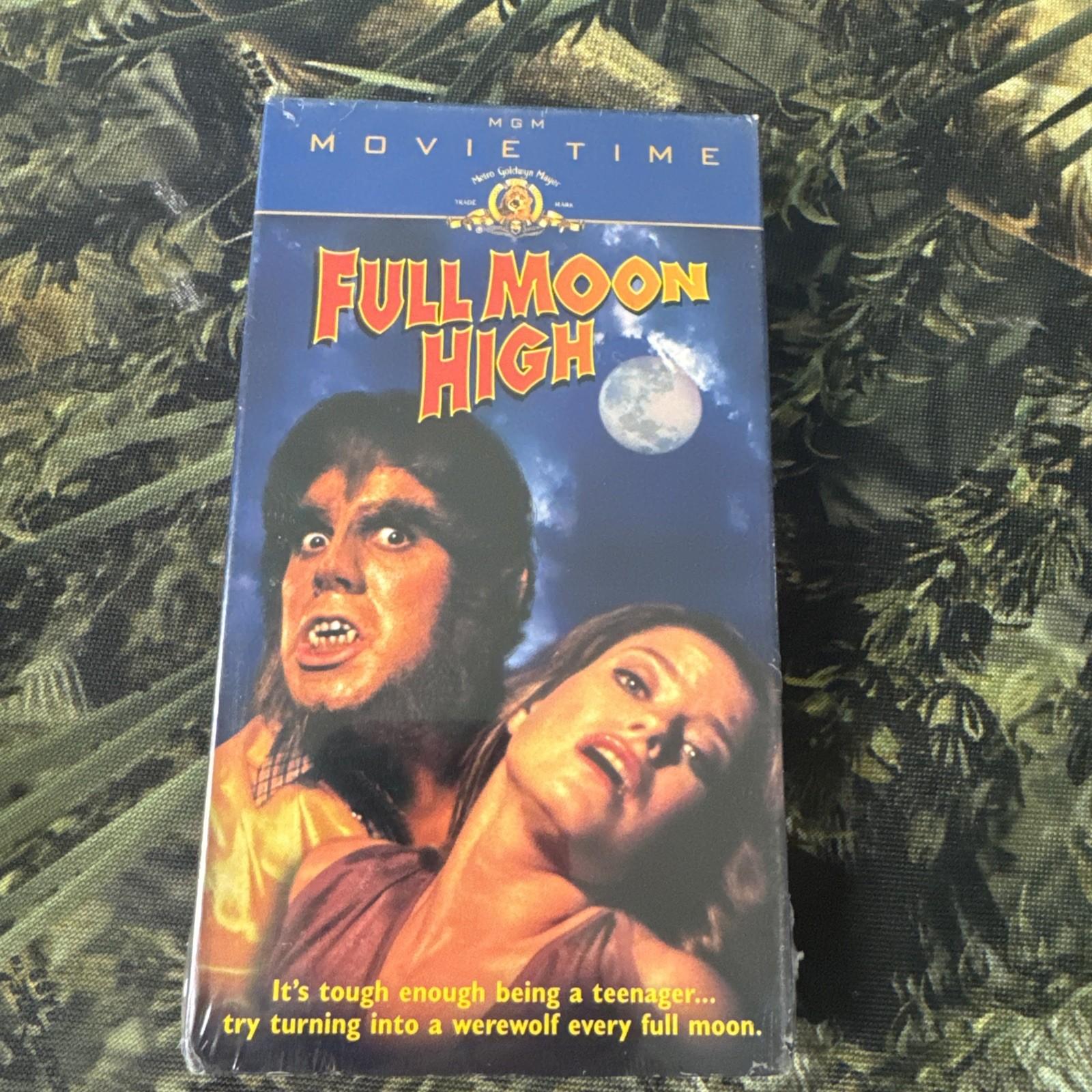 Full Moon High B Movie (VHS, 1980) MGM Sealed Adam Atkin, Roz Kelly NEW