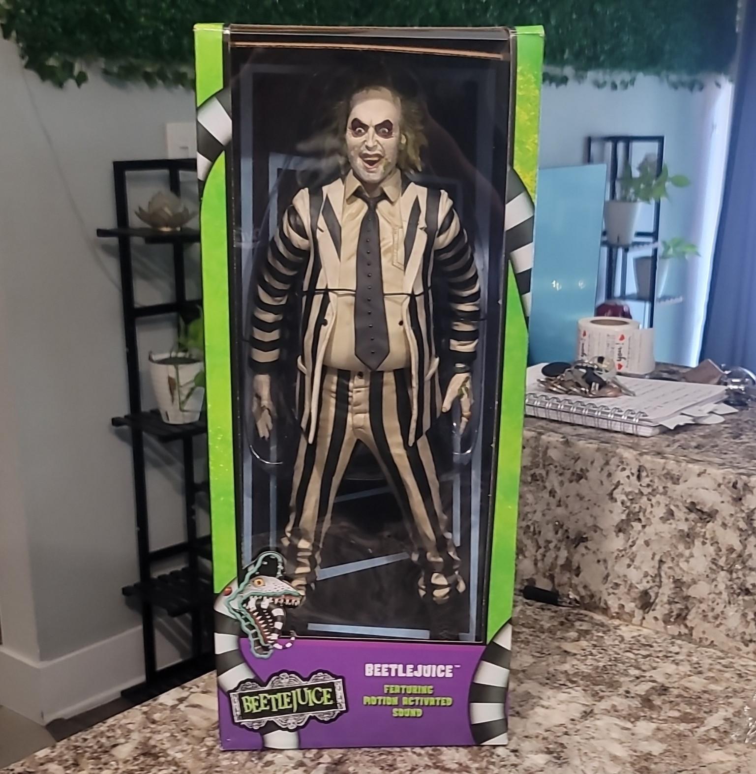 NECA Beetlejuice 18" Talking Action Figure - Motion Activated Sound 1988 Movie