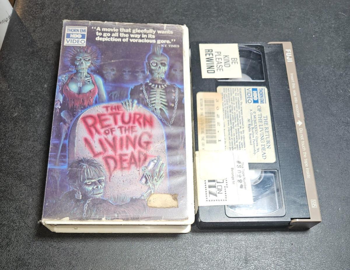 The Return Of The Living Dead (VHS, 1984) Horror HTF Rare Thorn EMI Clamshell