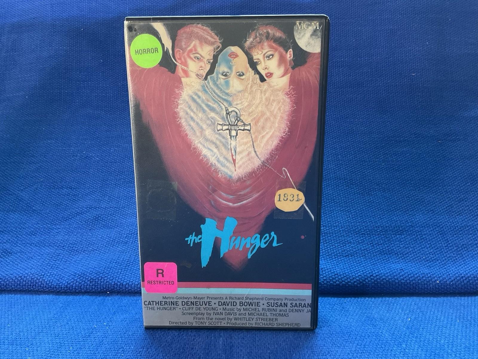 THE HUNGER VHS  1983 RARE VTG CULT MGM/UA Home. Bowie Deneuve Sarandon RENTAL