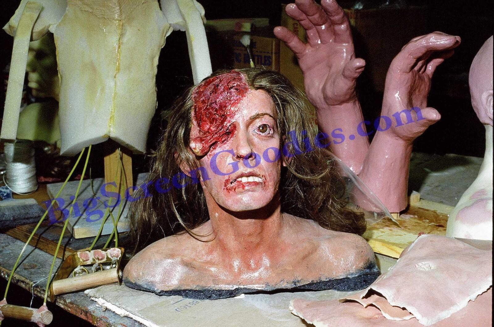 FROM BEYOND - STUART GORDON 1986 EMPIRE HORROR FILM - BEHIND THE SCENES FX 8X10