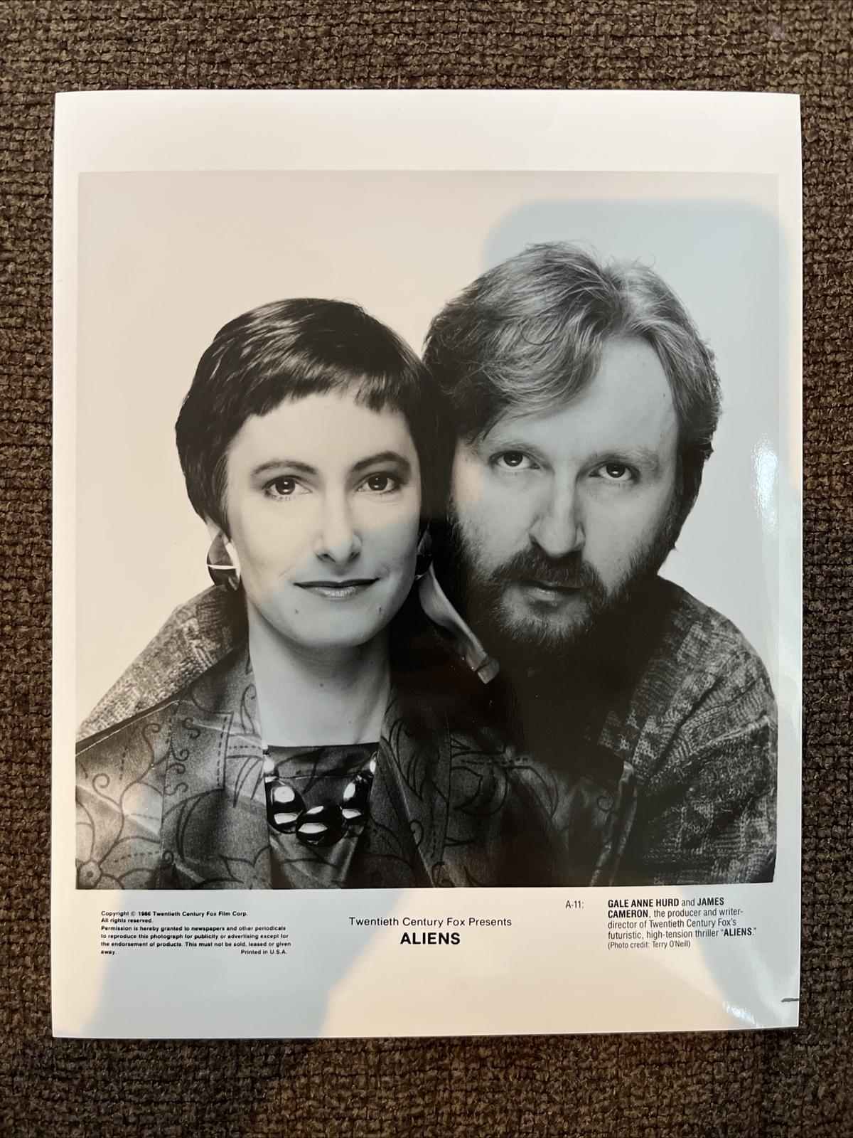 Original 1986 "Aliens" Movie Press Kit Photo - Gale Anne Hurd & James Cameron