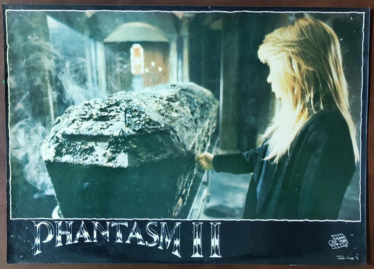 Paula Irvine as Liz near the coffin PHANTASM II original 1988 Lobby Card 7890 a