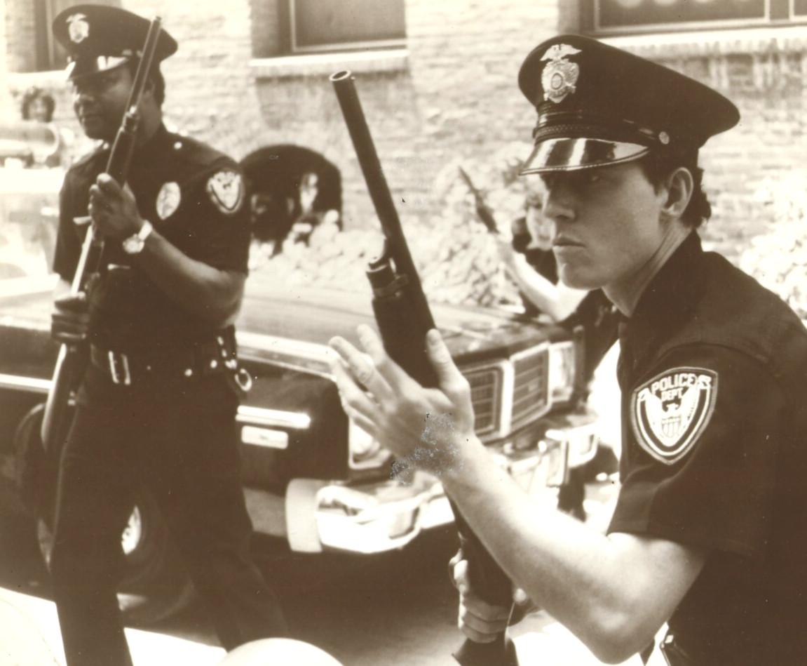 ALLIGATOR - Original 1980 Lobby Card - Police