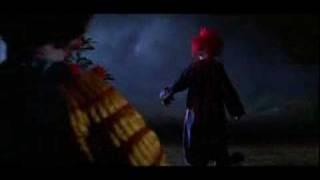 A scene in Killer Klowns from Outer Space (1)